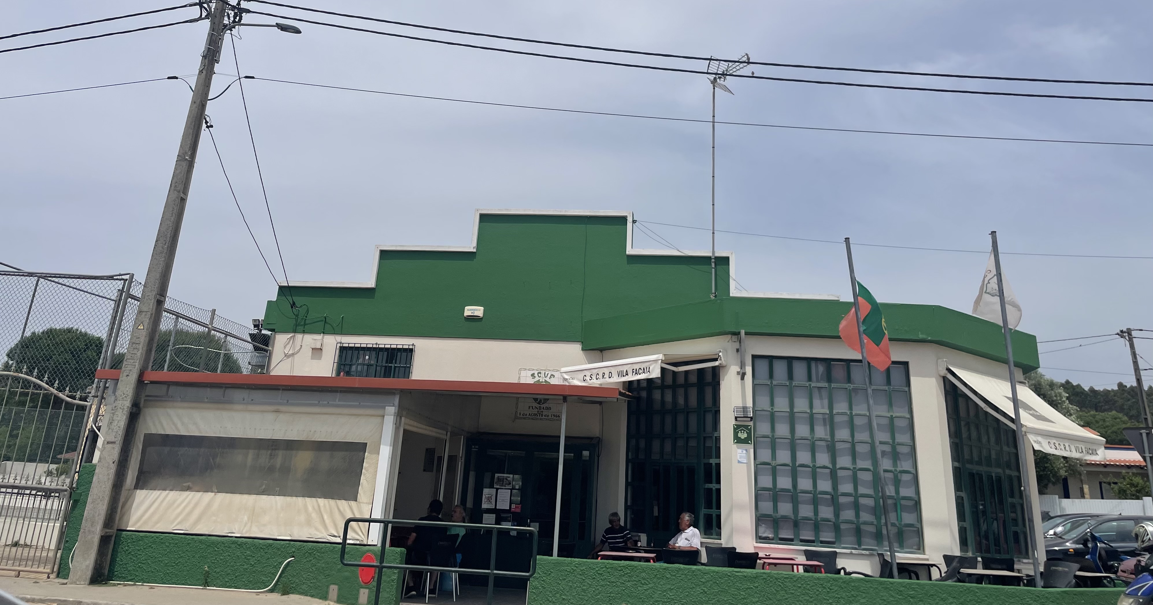 Pintura do salão e requalificação do bar do CSCRD Vila Facaia 