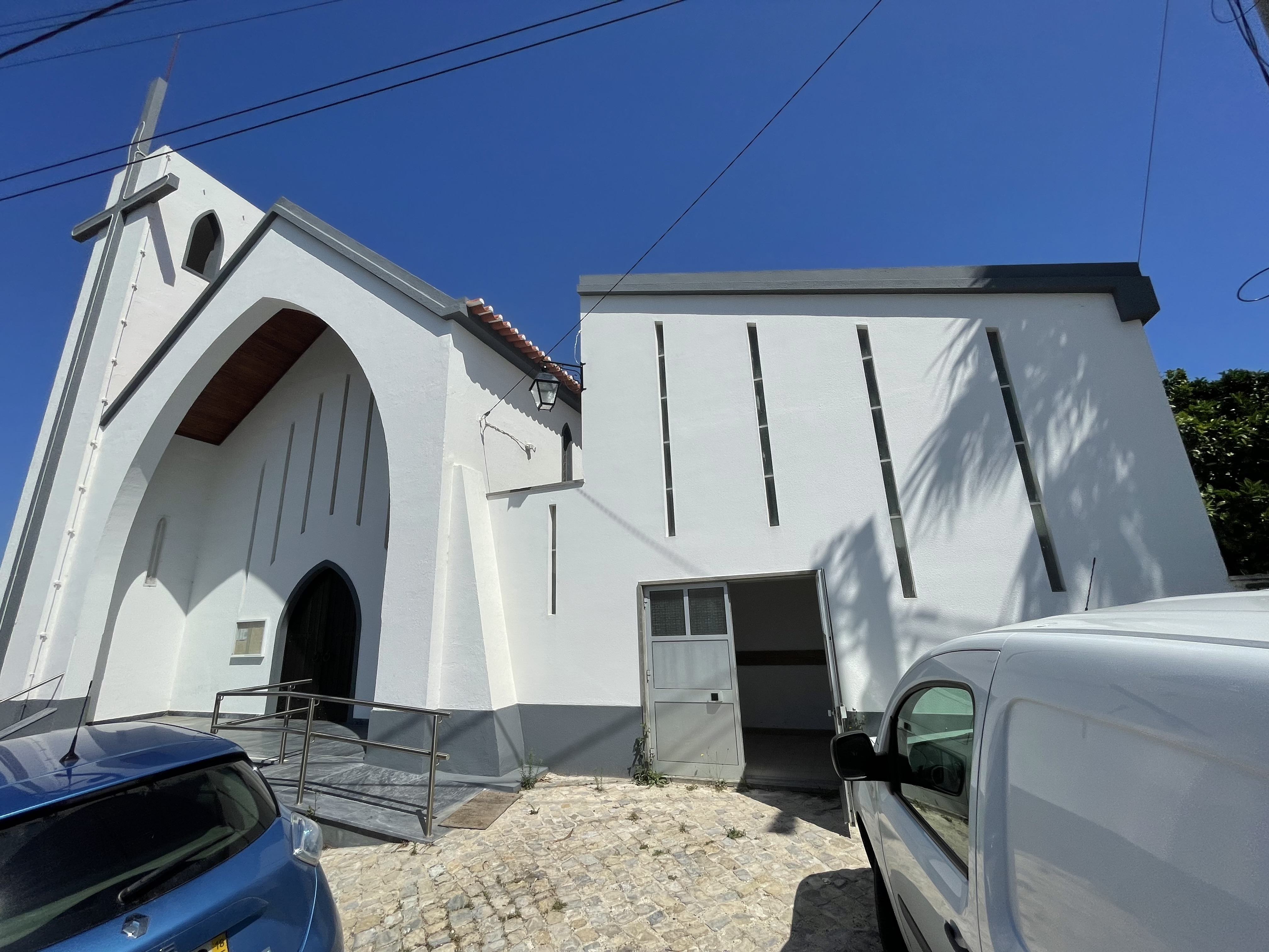 Requalificação salão anexo à Igreja de Ribeira Pedrulhos para multiusos